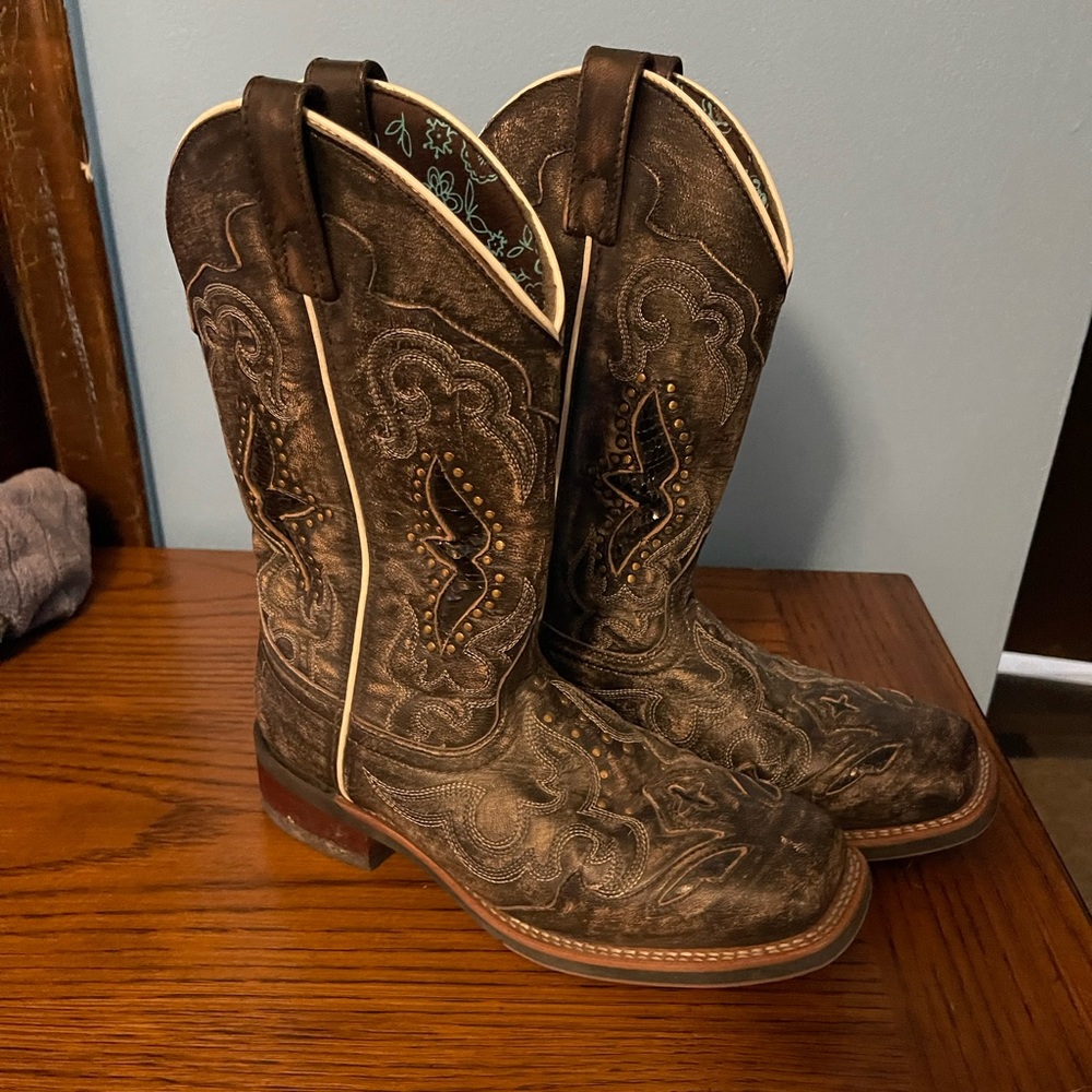 Laredo Brown and Blue Heeled Boots with Intricate Embroidery